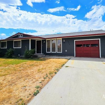 303 S 5 Th St W, Homedale, ID 83628