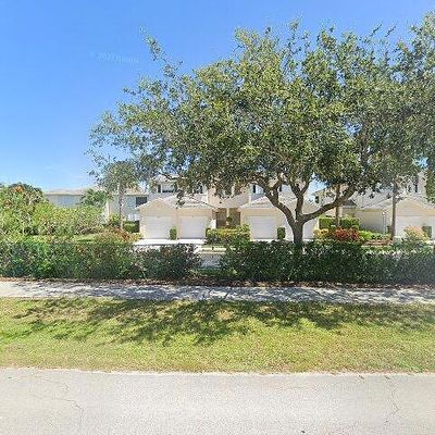 304 Southstar Dr, Fort Pierce, FL 34949