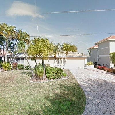 395 Oak Ave, Naples, FL 34108