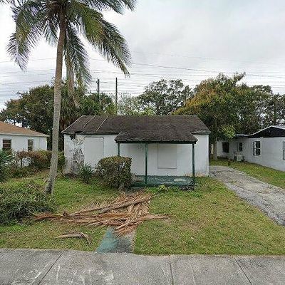 841 W 1 St St, Riviera Beach, FL 33404