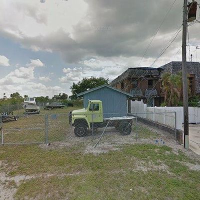 880 Buttonwood Dr, Fort Myers Beach, FL 33931