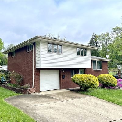 101 Chalet Dr, Pittsburgh, PA 15221