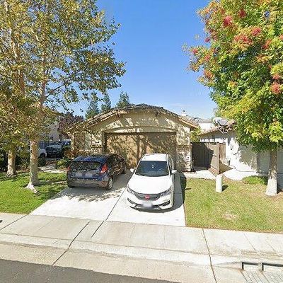 10157 E Taron Dr, Elk Grove, CA 95757