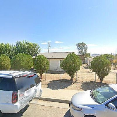 1016 E Lassen St, Avenal, CA 93204