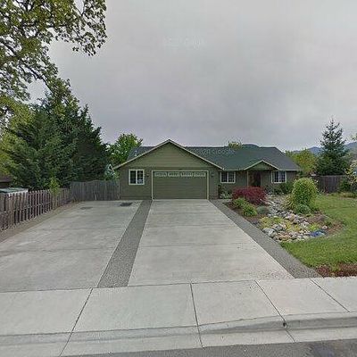 103 Walnut Pl, Phoenix, OR 97535