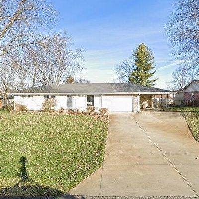 1036 Holly Dr, Seymour, IN 47274