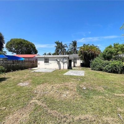 1040 Ne 143 Rd St, North Miami, FL 33161