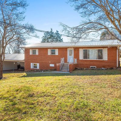 105 Bradley Ave, Oak Ridge, TN 37830