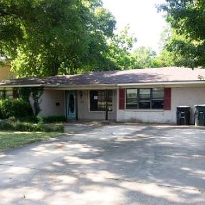 105 W Upshaw Ave, Temple, TX 76501