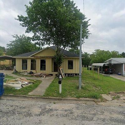 1058 E Guadalupe St, La Grange, TX 78945