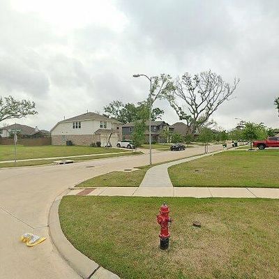 107 Forest Bend Ct, Clute, TX 77531