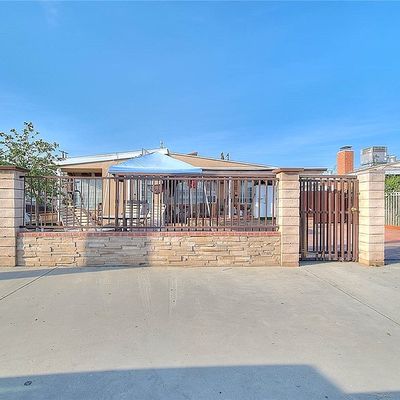 11045 Leadwell St, Sun Valley, CA 91352