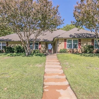 1109 Clear View Dr, Bedford, TX 76021