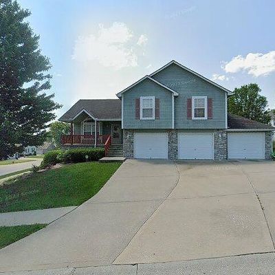 1301 Nw Sawgrass Dr, Grain Valley, MO 64029