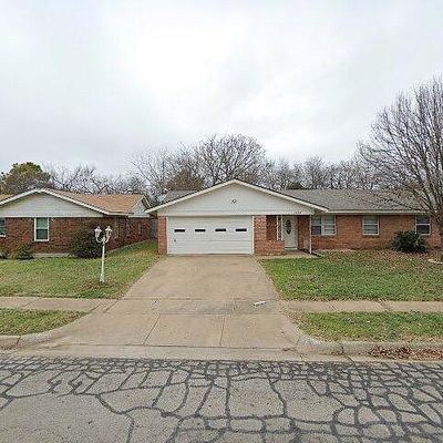 1308 Roberts Ave, Cleburne, TX 76033