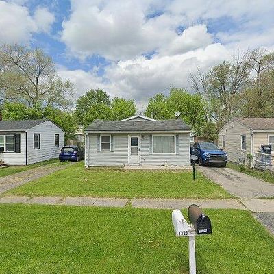 1323 Carman St, Burton, MI 48529