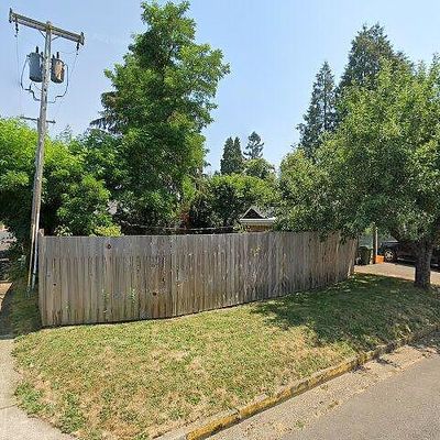 1324 Ash Ave, Cottage Grove, OR 97424