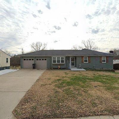 1123 E Walnut St, Independence, MO 64050