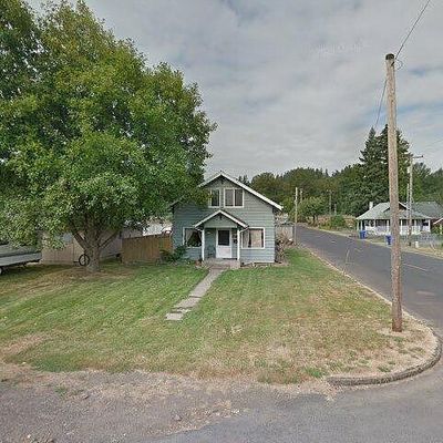 1127 N 1 St Ave, Kelso, WA 98626