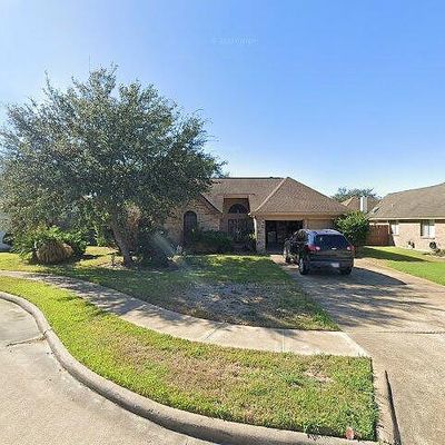 1138 Saint John Dr, Pearland, TX 77584