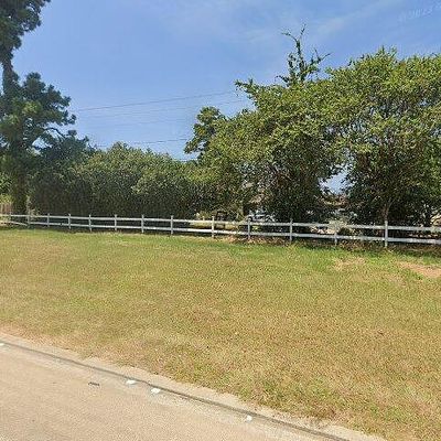 150 Golfview Dr, Montgomery, TX 77356