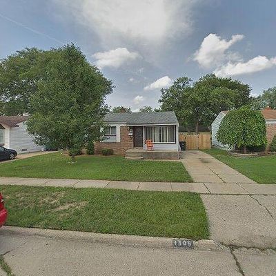 1506 Gloria St, Westland, MI 48186