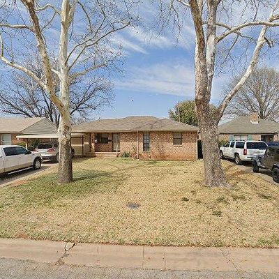 1560 Carol Ln, Wichita Falls, TX 76302