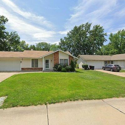 157 Thornway Dr, Saint Peters, MO 63376