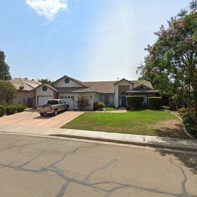 1627 E Laura Ave, Visalia, CA 93292