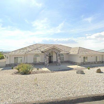 13484 Sunset Dr, Apple Valley, CA 92308
