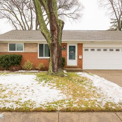 13703 Castle Ave, Warren, MI 48088