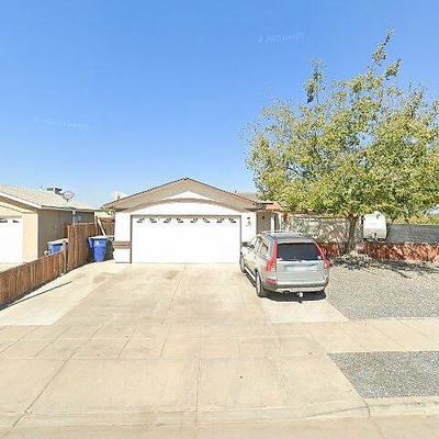 1375 Laguna Way, Madera, CA 93638