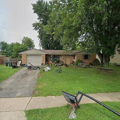 1379 Commonwealth Dr, Xenia, OH 45385