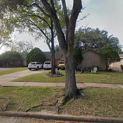 13819 Burgoyne Rd, Houston, TX 77077