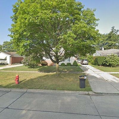 14121 Harrison St, Livonia, MI 48154