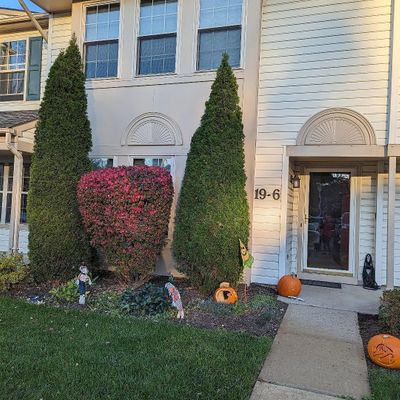 19 Remington Dr, Freehold, NJ 07728