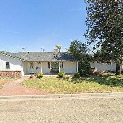 1904 4 Th St, Sanger, CA 93657