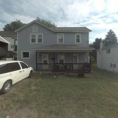 2 Howard Ave, Carbondale, PA 18407