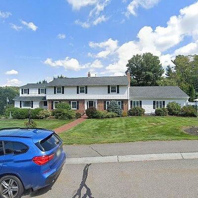 2 Rosecliff Dr, Nashua, NH 03062