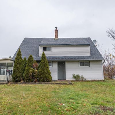 2 Winding Rd, Levittown, PA 19057