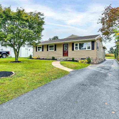 200 Baugher Dr, Hanover, PA 17331