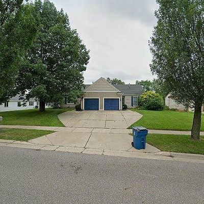 2021 Eastcastle Dr Se, Grand Rapids, MI 49508