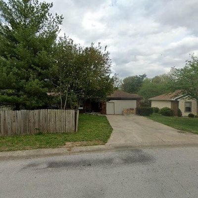 2036 S Butterfly Ave, Springfield, MO 65807