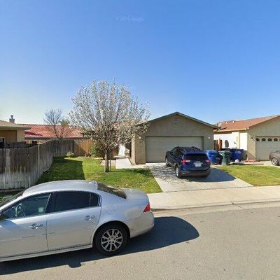 204 Belize Dr, Bakersfield, CA 93307