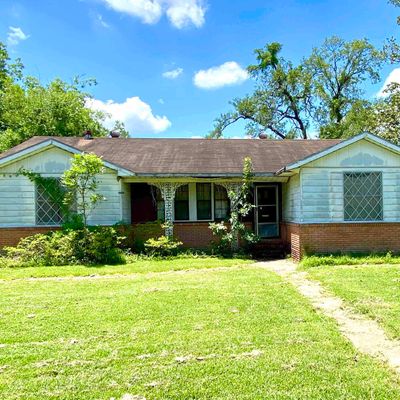 1655 Harriot St, Beaumont, TX 77705