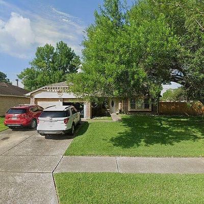 16906 Man O War Ln, Friendswood, TX 77546