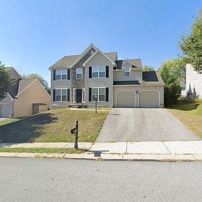 17 Eagleton Dr, York, PA 17407