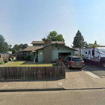 1700 E Grover Ave, Cottage Grove, OR 97424