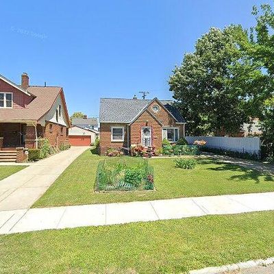 17701 Harland Ave, Cleveland, OH 44119