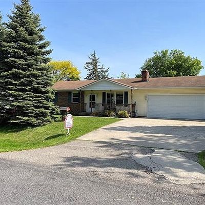 2216 Dudley St, Burton, MI 48529